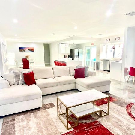 Luxurious & Modern Open Floor Plan Heated Pool Villa Hollywood Bagian luar foto