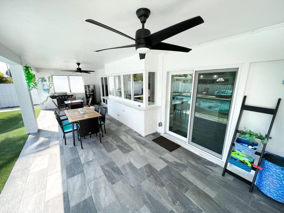 Luxurious & Modern Open Floor Plan Heated Pool Villa Hollywood Bagian luar foto