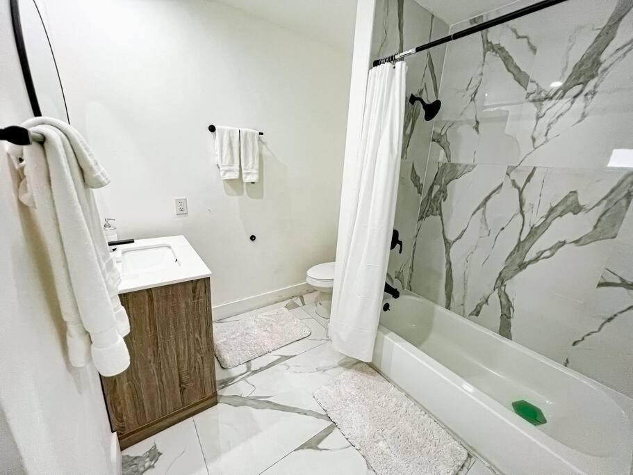 Luxurious & Modern Open Floor Plan Heated Pool Villa Hollywood Bagian luar foto