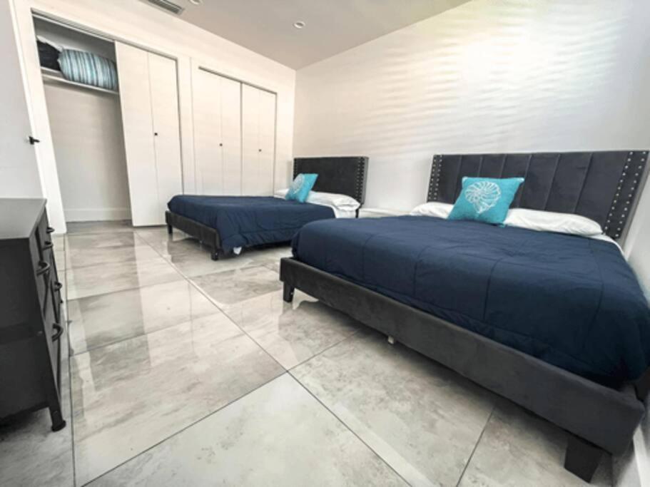 Luxurious & Modern Open Floor Plan Heated Pool Villa Hollywood Bagian luar foto